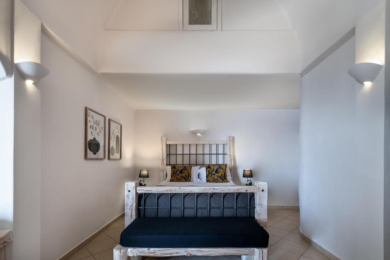 Athermi Suites - Adults Only Fira  Exteriér fotografie