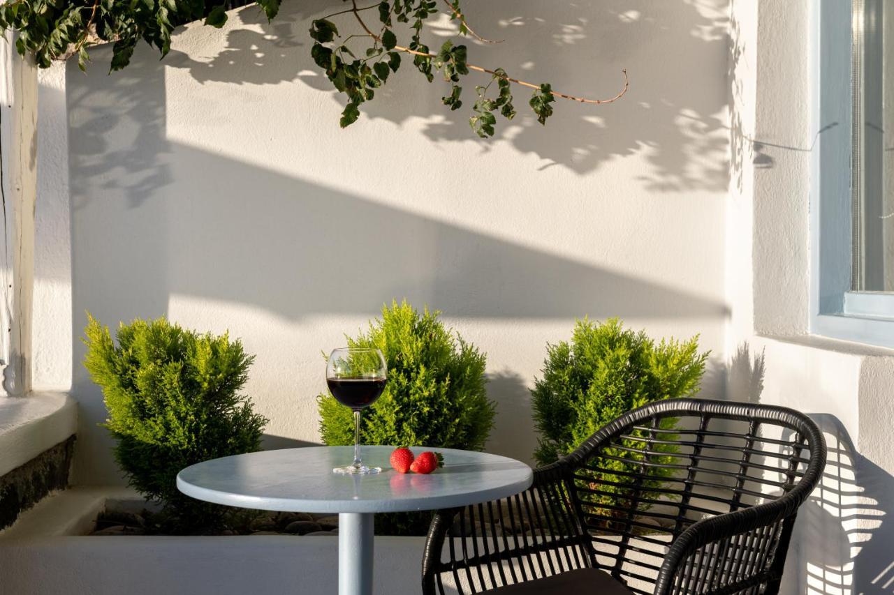 Athermi Suites - Adults Only Fira  Exteriér fotografie